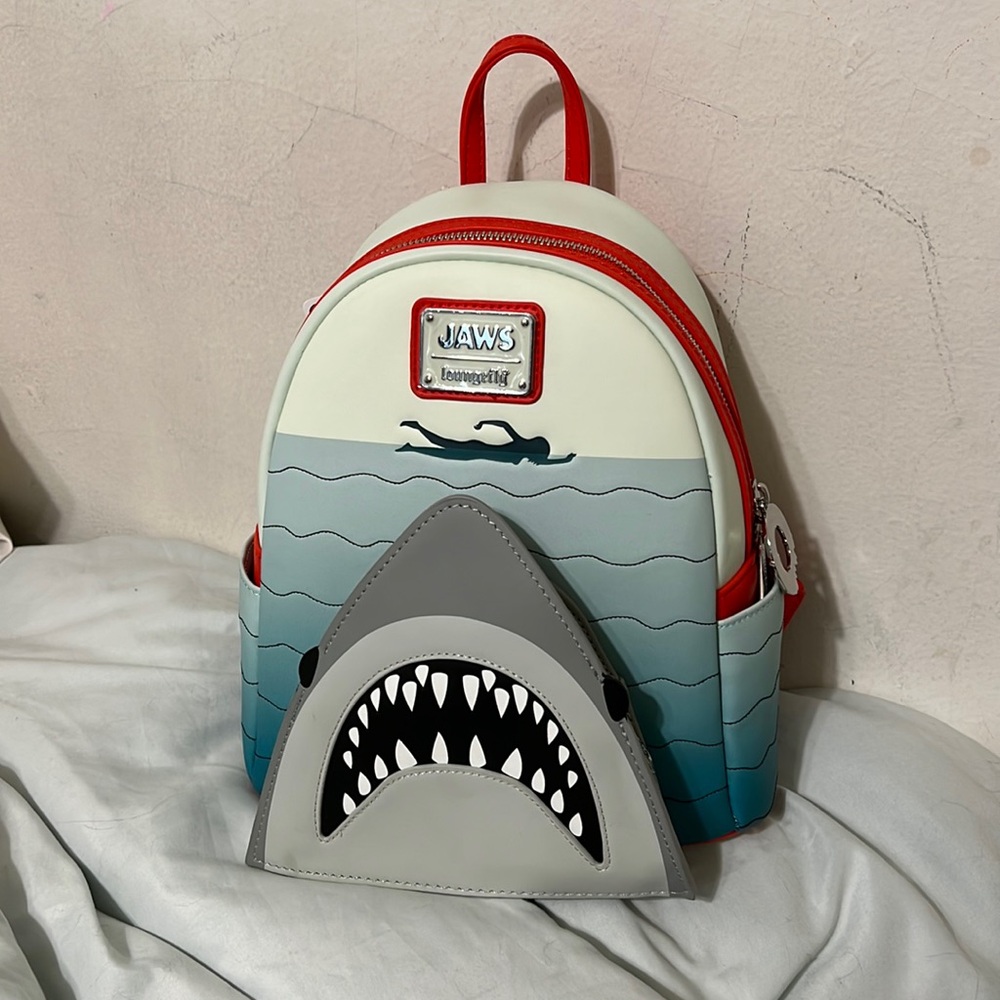🩵🩵 Loungfly Jaws Backpack Universal Studios